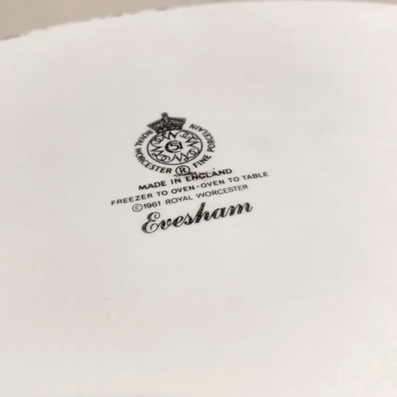 ‼️LAST CALL SALE‼️ Vintage Royal Worcester “Evesham” Large Serving Bowl - Picture 5 of 6